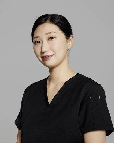 Yuna Park, Domizil-Physiotherapeutin